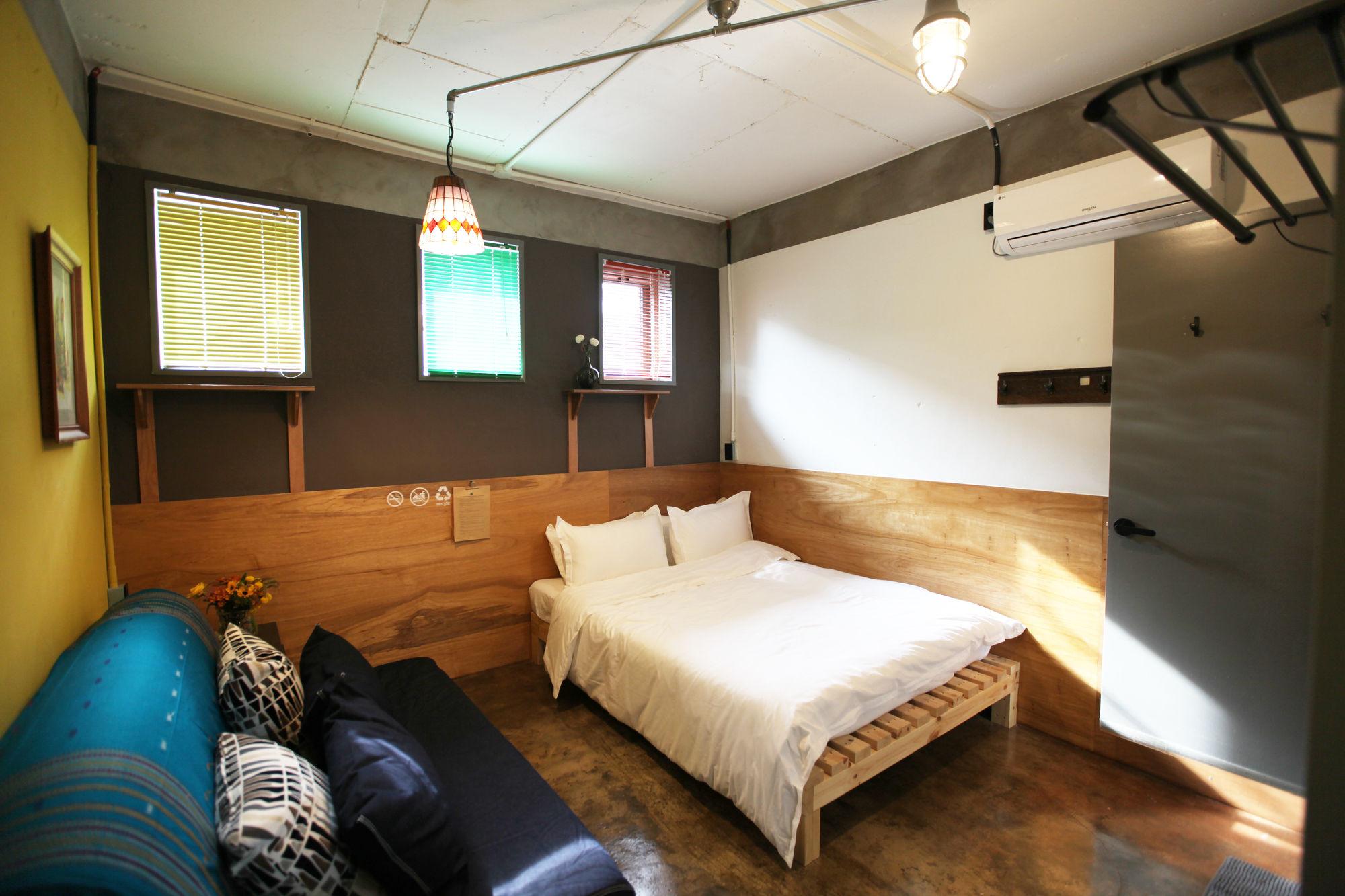 Hongdae Guesthouse Pajamaparty Seoul Exterior photo