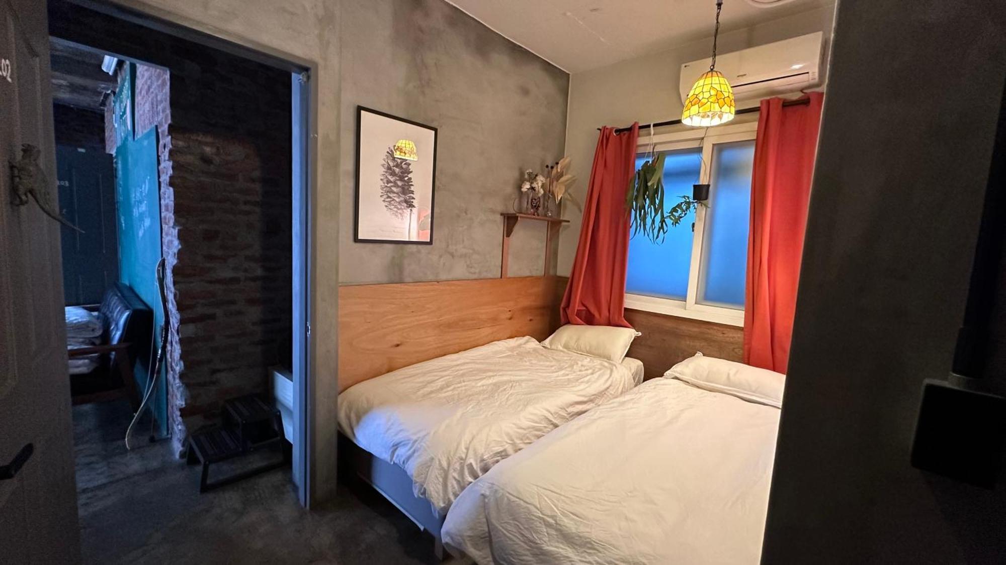 Hongdae Guesthouse Pajamaparty Seoul Exterior photo