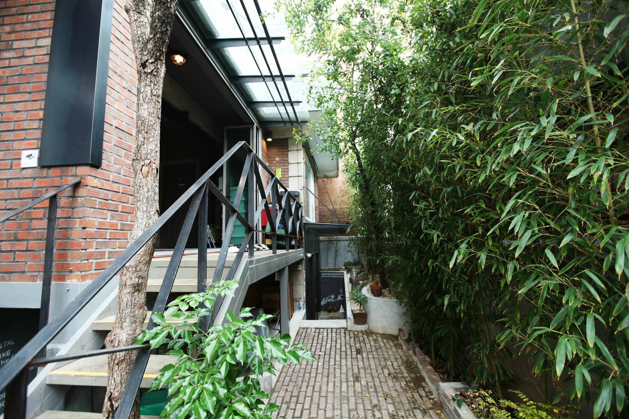 Hongdae Guesthouse Pajamaparty Seoul Exterior photo