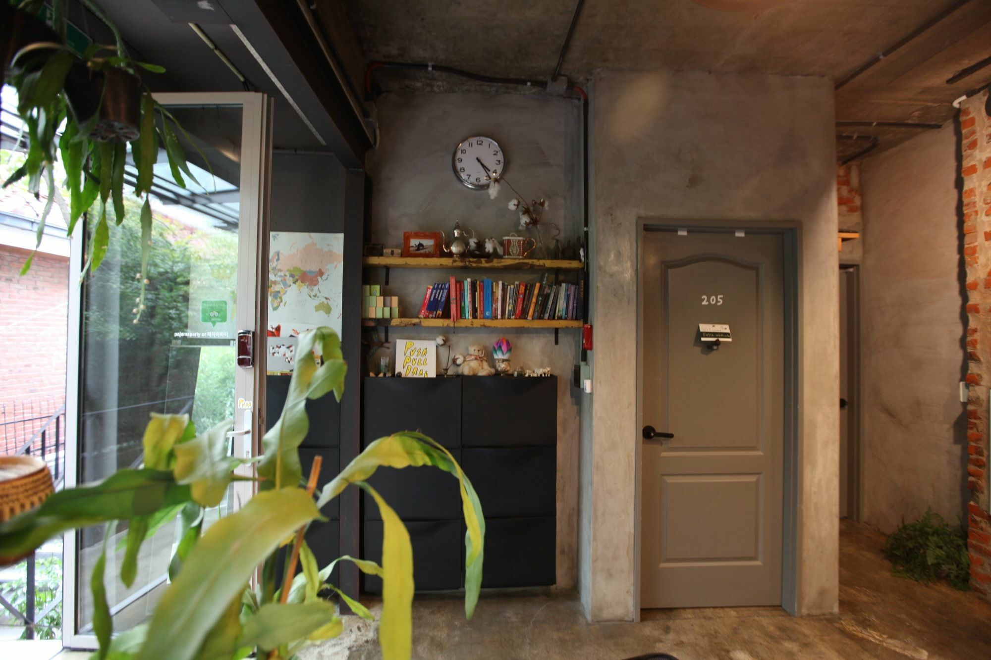 Hongdae Guesthouse Pajamaparty Seoul Exterior photo